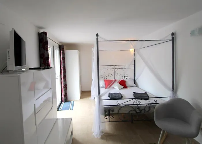 Leon Inmo Arisha - 10009 Βίλα *