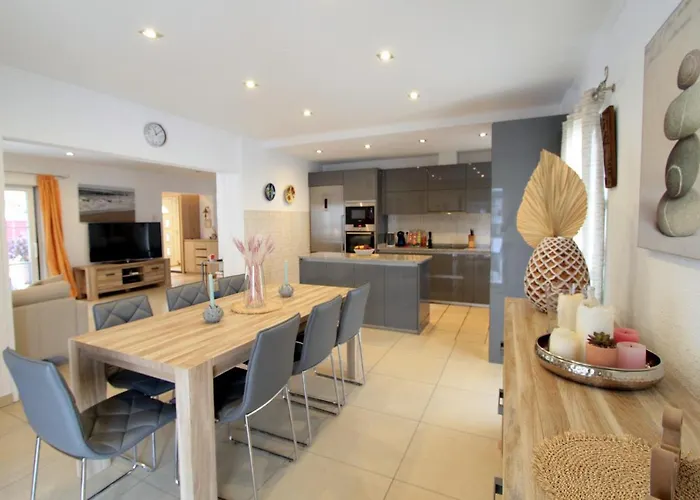 Leon Inmo Arisha - 10009 Βίλα